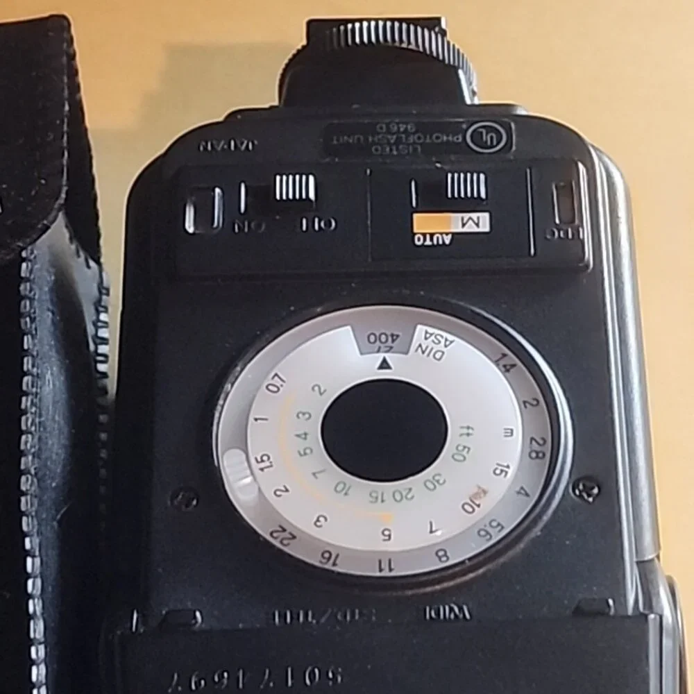 Minolta Auto 128 Camera Photo Flash Unit With Case Untested